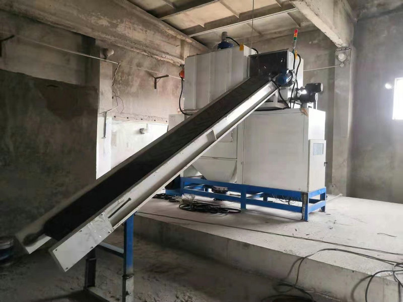 自動(dòng)拆包機(jī)的工作原理是什么？